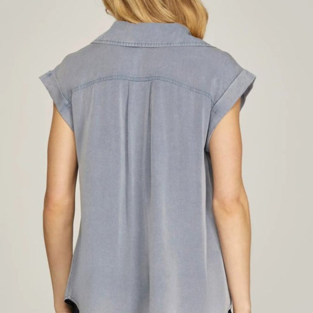Button down - Picture 4 of 4